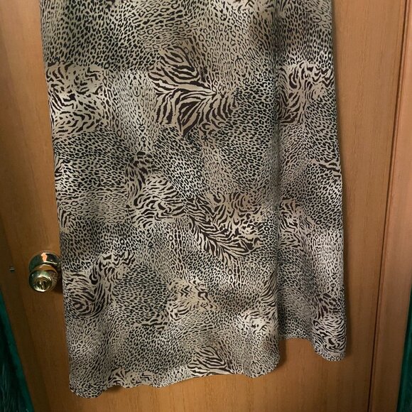 Nygard Collection Petite Leopard Print Sleeveless Dress - Picture 4 of 8